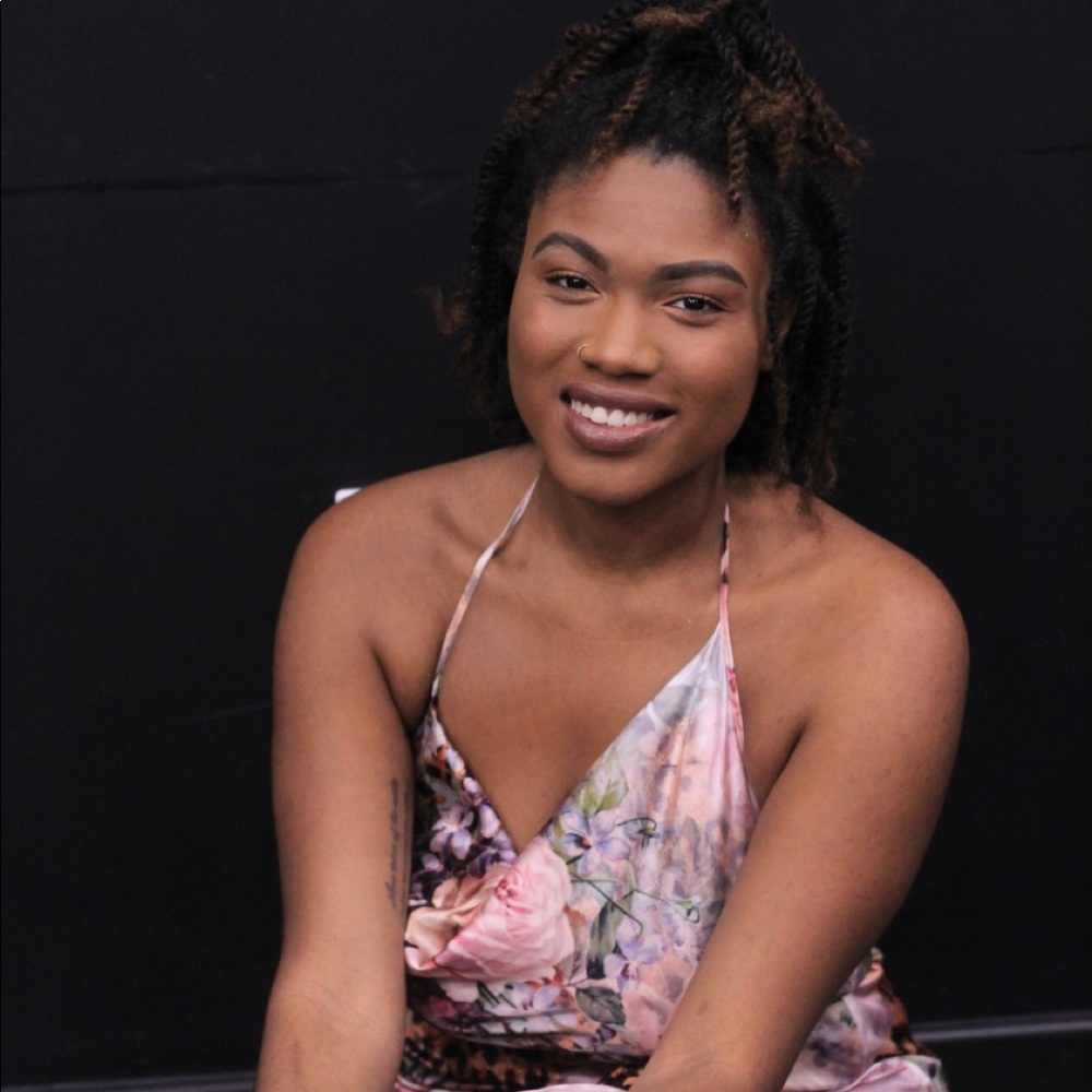 Meet your Posher, Adrina